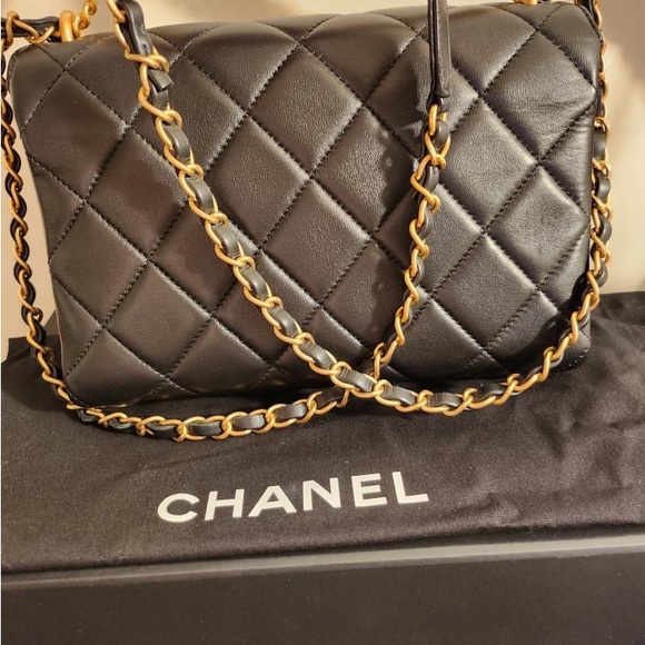 Chanel 2022 Chain strap Lambskin Small Flap Shoulder Bag Black Gold New - Picture 8 of 10